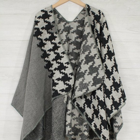 Wonder Blossom NYC Jackets & Blazers - 🥰WB Houndstooth Patterned Poncho